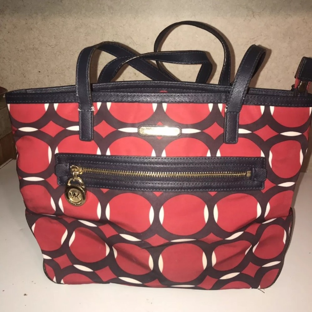 Micheal Kors purse